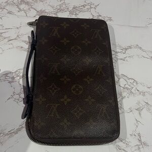 Vintage Louis Vuitton Monogram Zip-Around Wristlet in Dark Brown